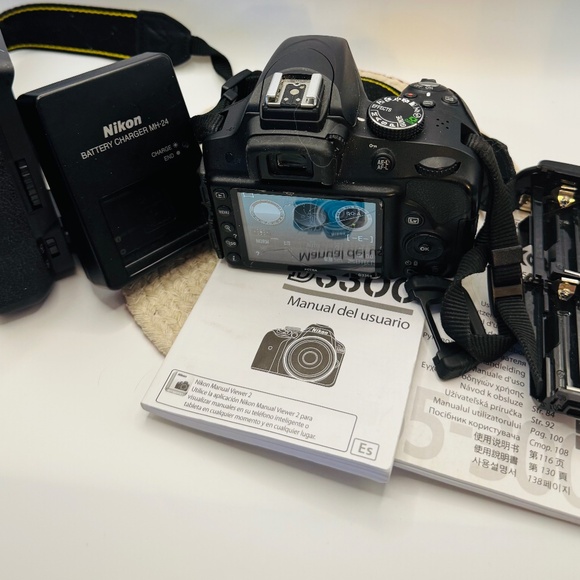 Nikon D3300 Camera - Picture 4 of 8